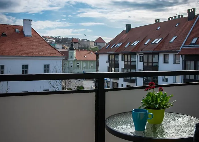 Apartment Castle View Erlau
